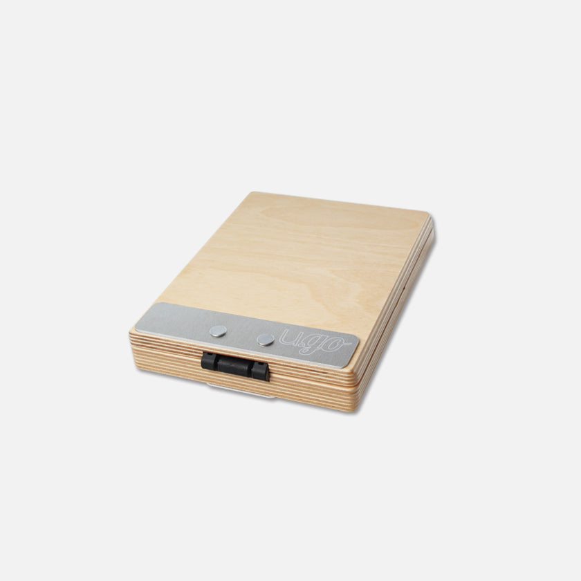 u.go Plein Air Anywhere Pochade Box, 6" x 8" model, back view