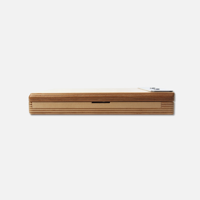 u.go Plein Air Anywhere Pochade Box, 6" x 8" model, slim side view