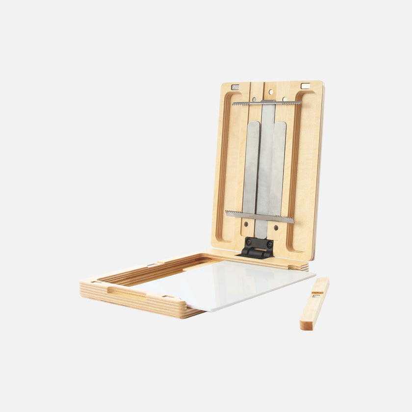 u.go Plein Air Anywhere Pochade Box, 6" x 8" model, removable side wall and artist palette
