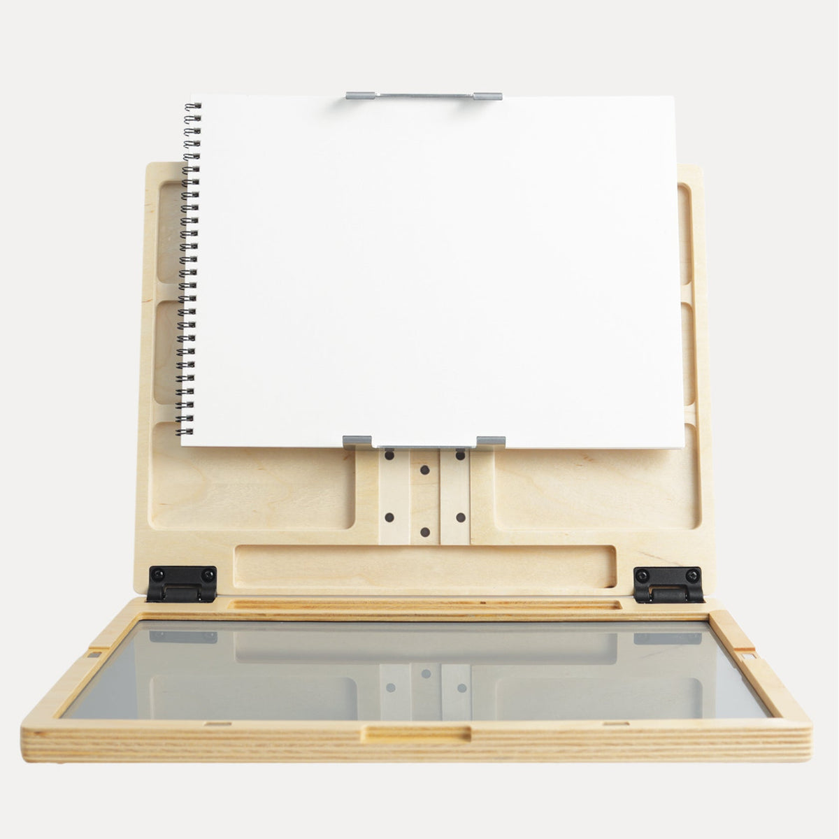 u.go Pochade Box holding water color paper sketch book