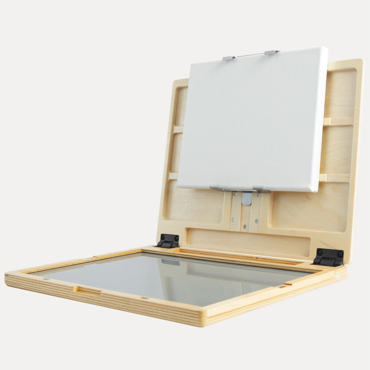 u.go Pochade box holding stretched canvas
